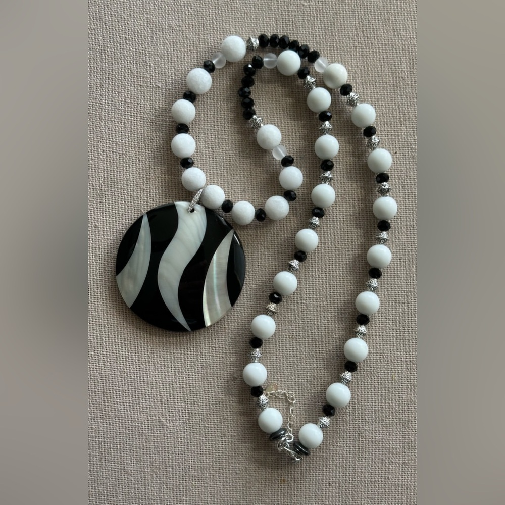 26-1/2 inch Black and White Mother of Pearl Long necklace